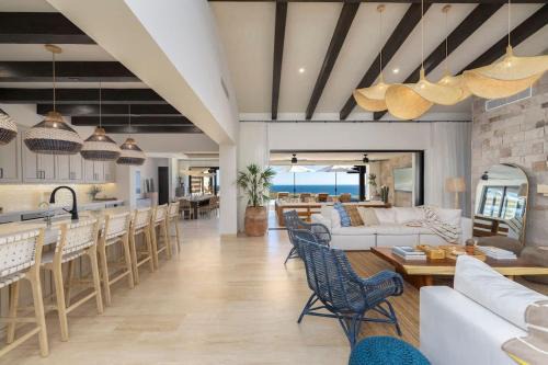 Luxury Villa with Infinity Pool and Ocean View in Cabo San Lucas