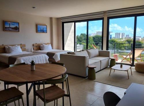 Everglades Suites in Cancun