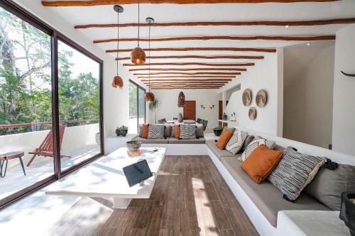 Casa Lole Amazing Views, Rooftop, Jacuzzi, Terrace and Private Pier in Bacalar