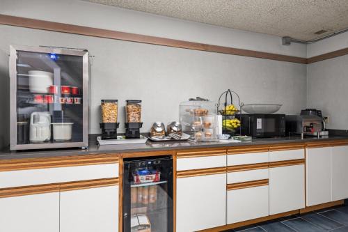 Americas Value Inn Phoenix Ashland 